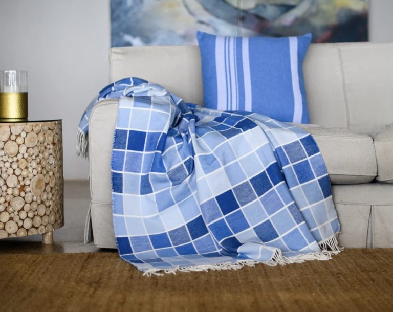 Blankets & Throws