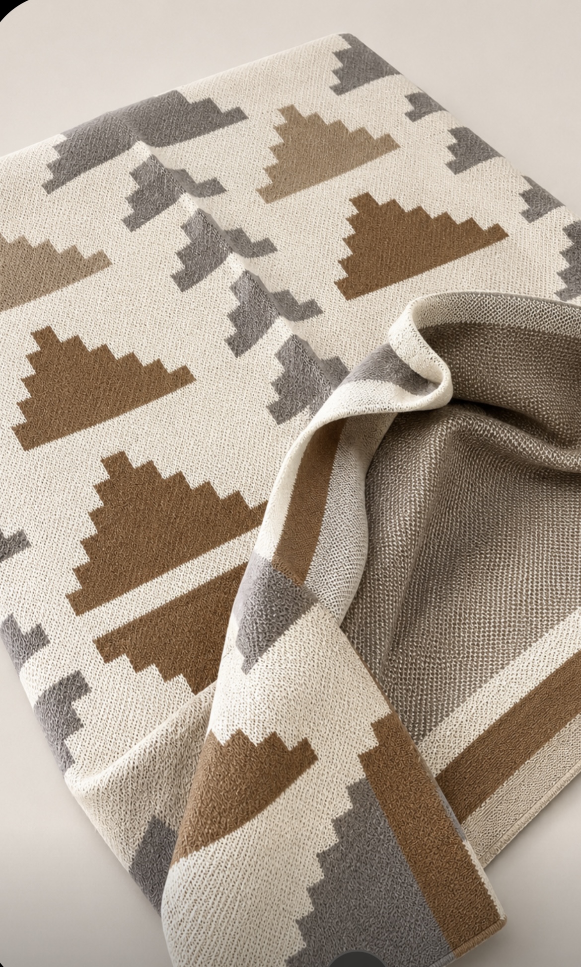The Mesa Geometric Throw