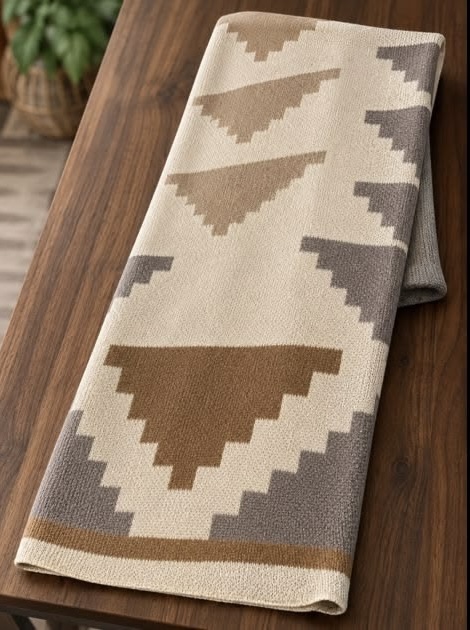 The Mesa Geometric Throw - Image 2