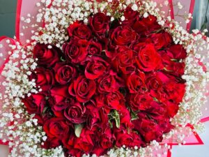 RED ROSES BOUQUET WITH GYP